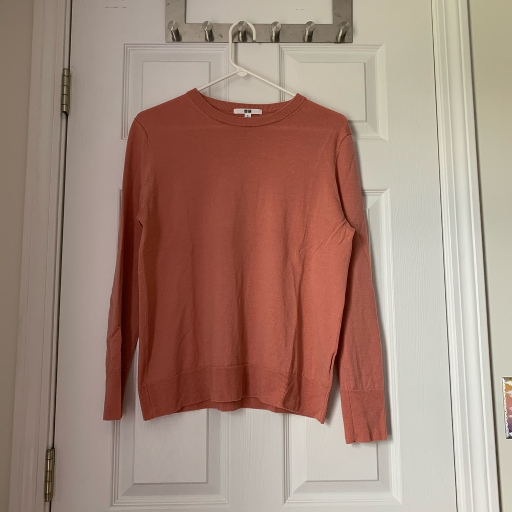 UNIQLO Salmon Sweater X-Large